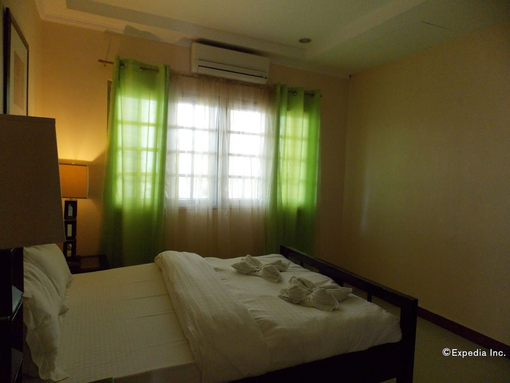 Bearland Paradise Resort Suite Budget Bedroom A, Shared Bathroom 5