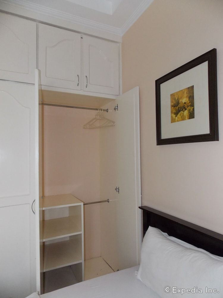 Bearland Paradise Resort Suite Budget Bedroom A, Shared Bathroom 14