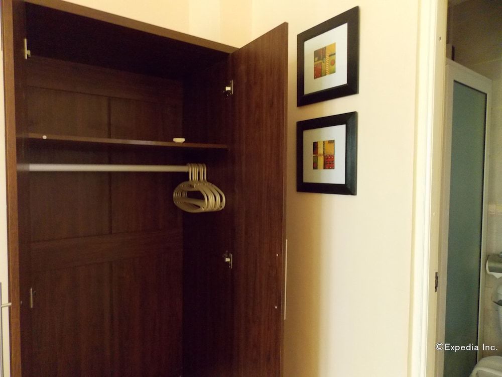 Bearland Paradise Resort Suite Budget Bedroom A, Shared Bathroom 15