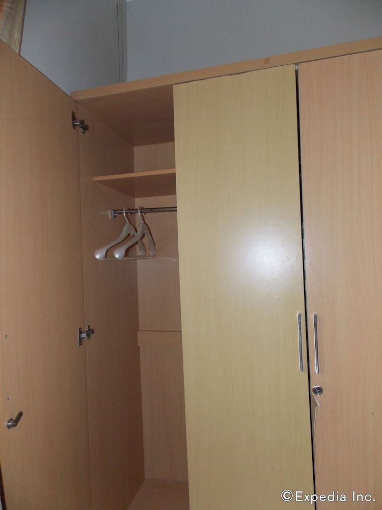 Bearland Paradise Resort Suite Budget Bedroom A, Shared Bathroom 13