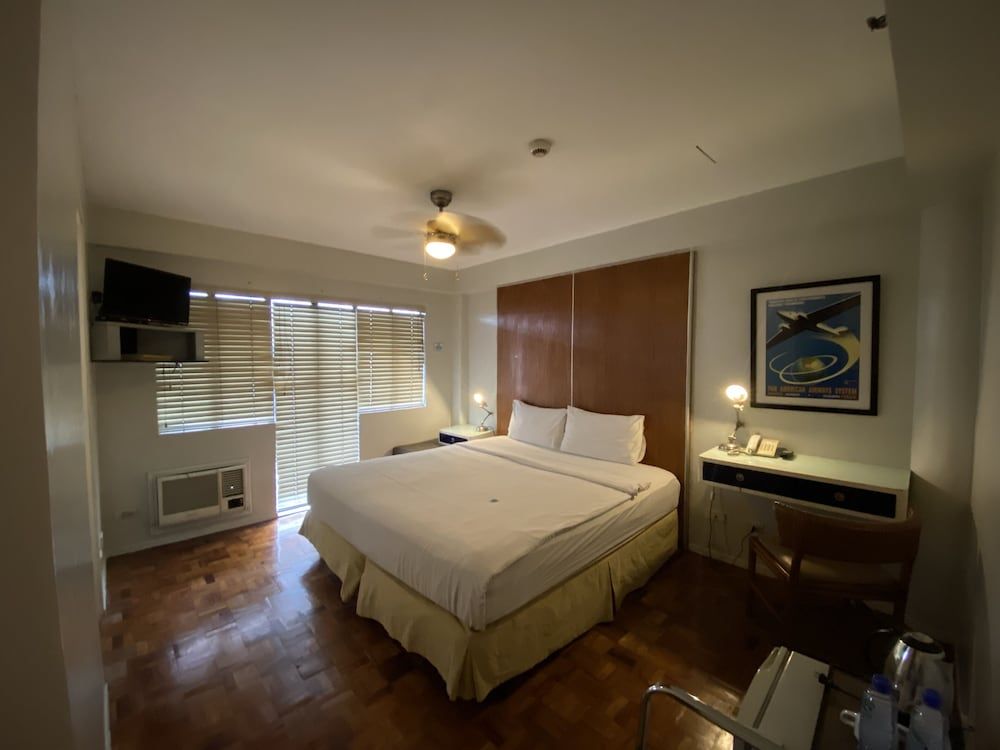 undefined The Clipper House