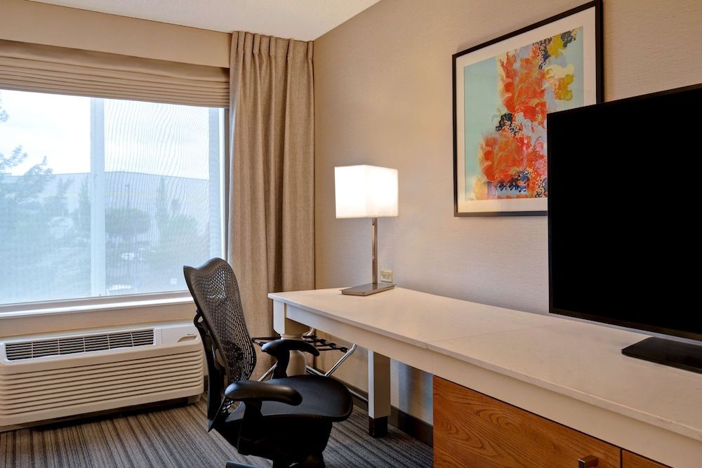 Room, 2 Queen Beds, Accessible, Bathtub