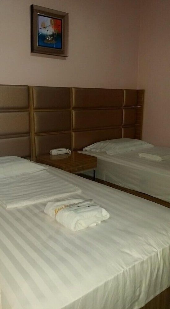 Meaco Hotel - Valenzuela VIP Family Room 3