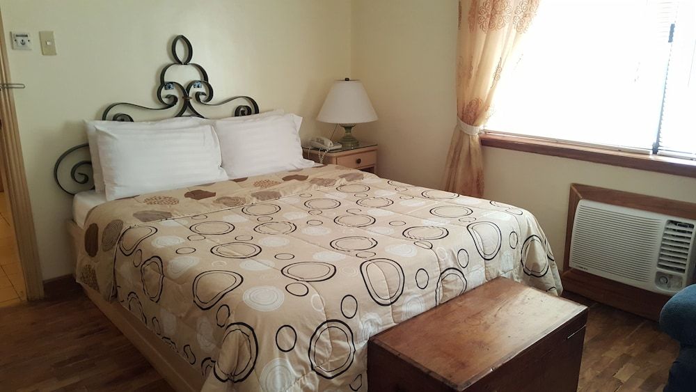 Roxas President's Inn Deluxe Matrimonial