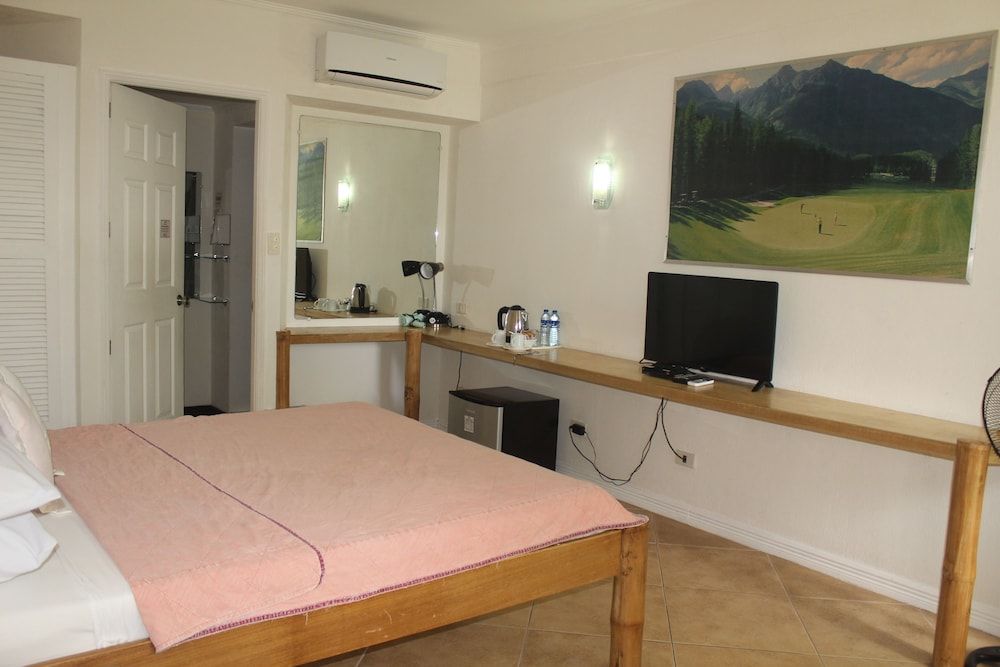 The Coral Beach Club Premier 2