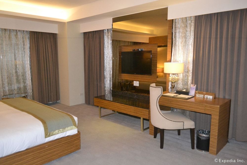 Greenleaf Hotel Gensan Executive Twin Room 6