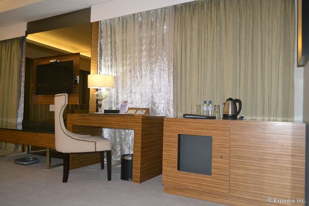 Greenleaf Hotel Gensan Deluxe Twin Room 6