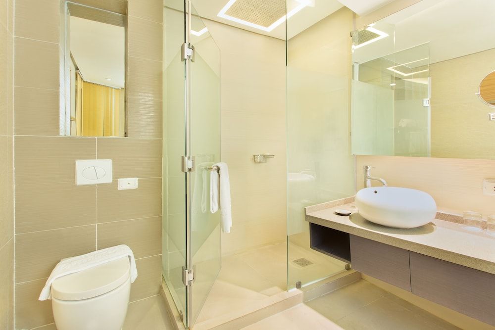 Greenleaf Hotel Gensan Deluxe Twin Room 3