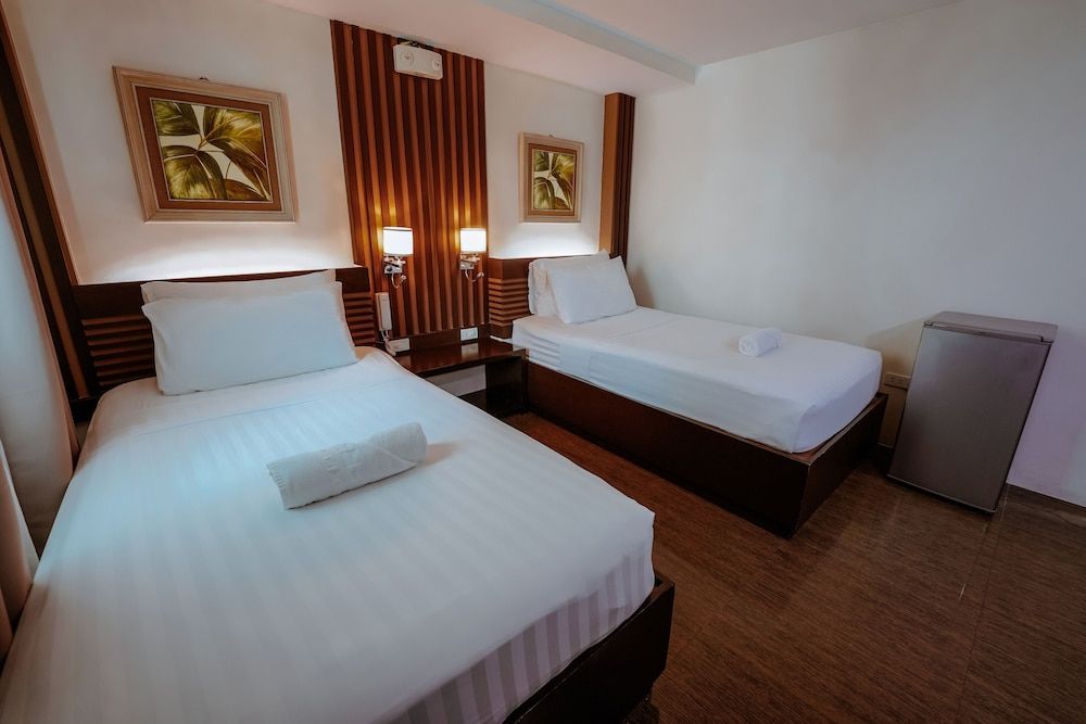 Emerald Boutique Hotel Deluxe Twin Room 3
