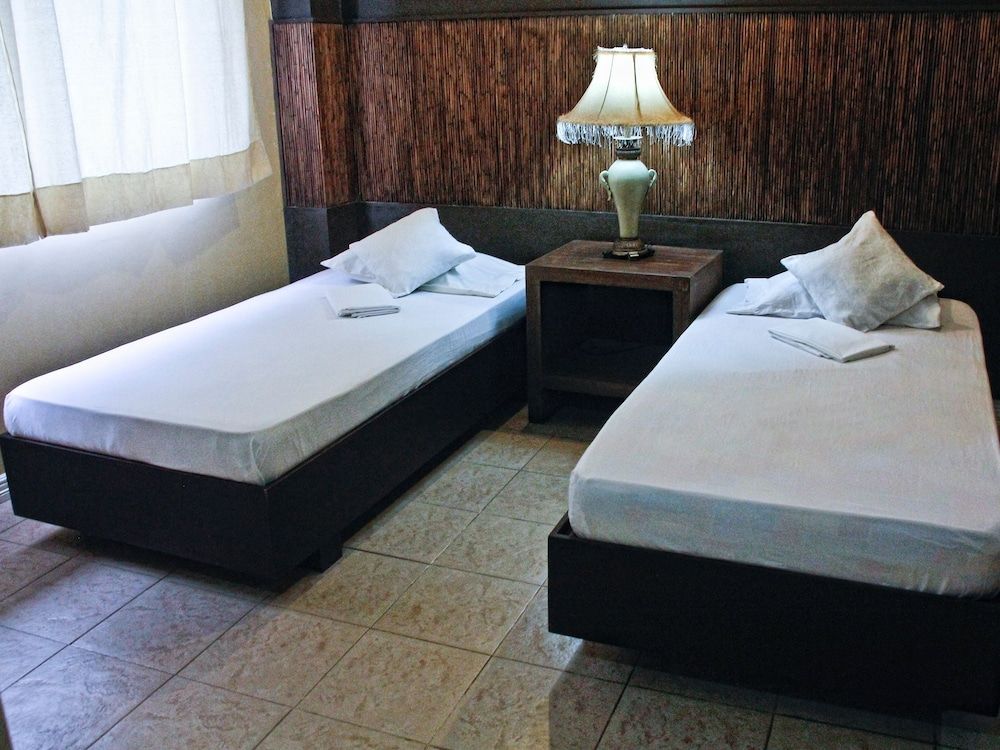 RB Bed and Breakfast Twin Room