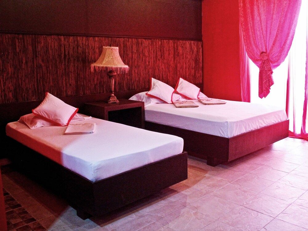 RB Bed and Breakfast Triple Room 2