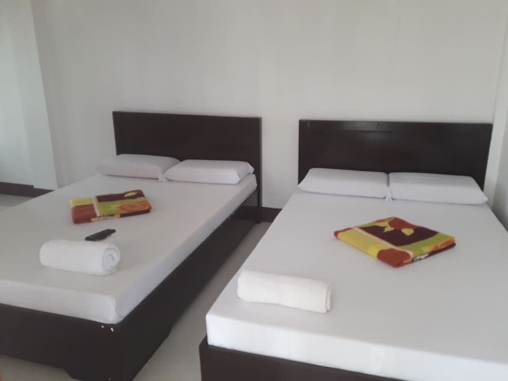 Pabua's Cottages Family Room Good for 4 4