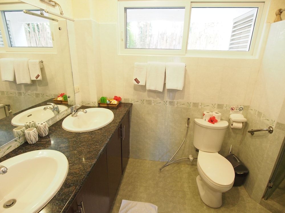 Pura Vida Beach & Dive Resort Family Room 5