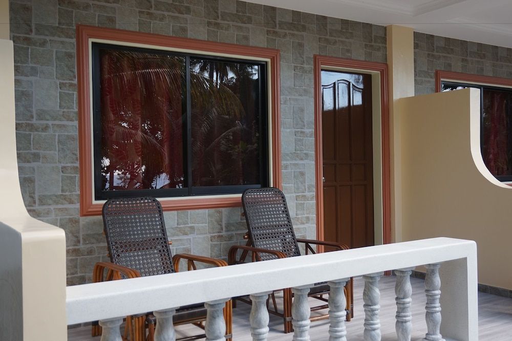 Wellbeach Dive Resort Super Deluxe Twin Garden, Sea View 4