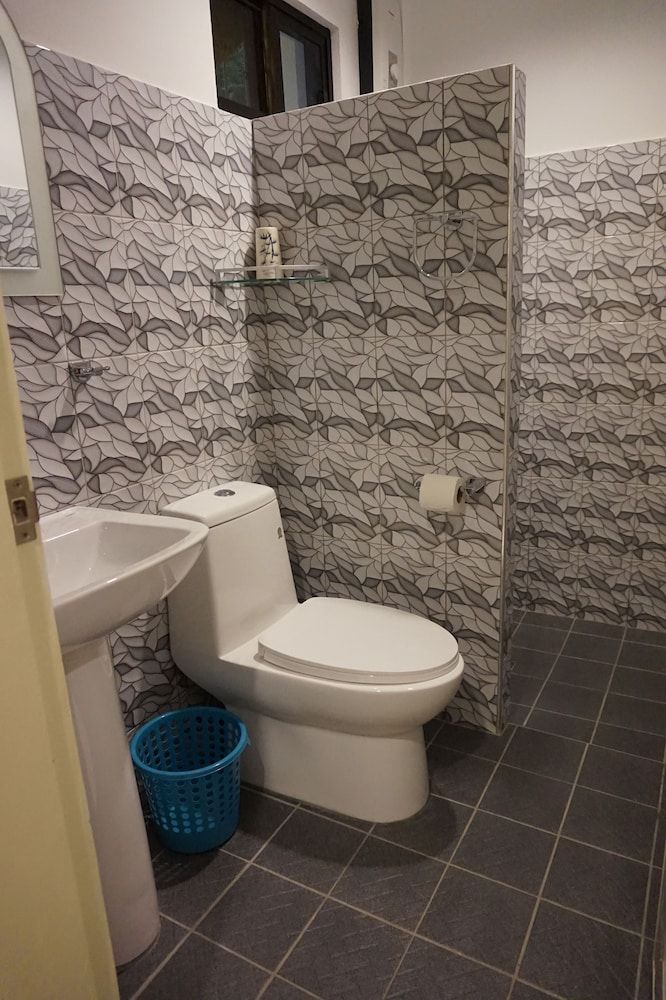 Wellbeach Dive Resort Super Deluxe Twin Garden, Sea View 5