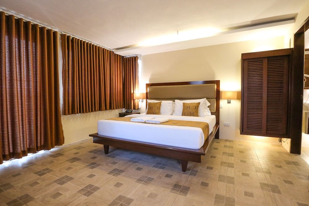 The Piccolo Hotel of Boracay Family Room 3