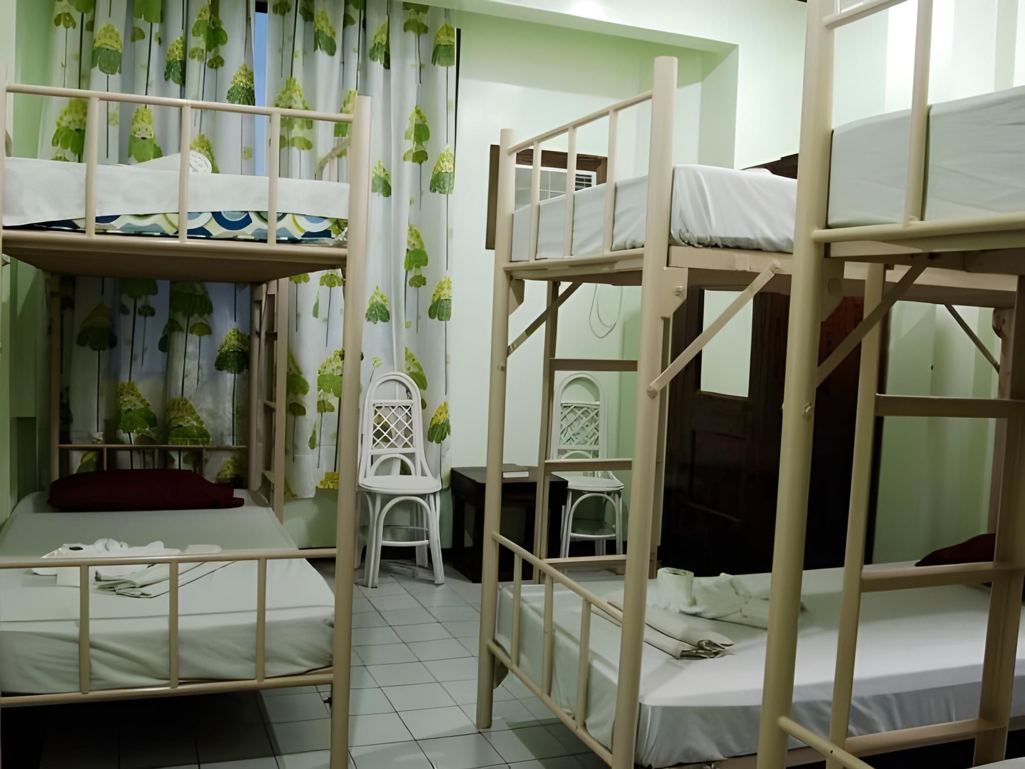 Dormitory 6 Beds