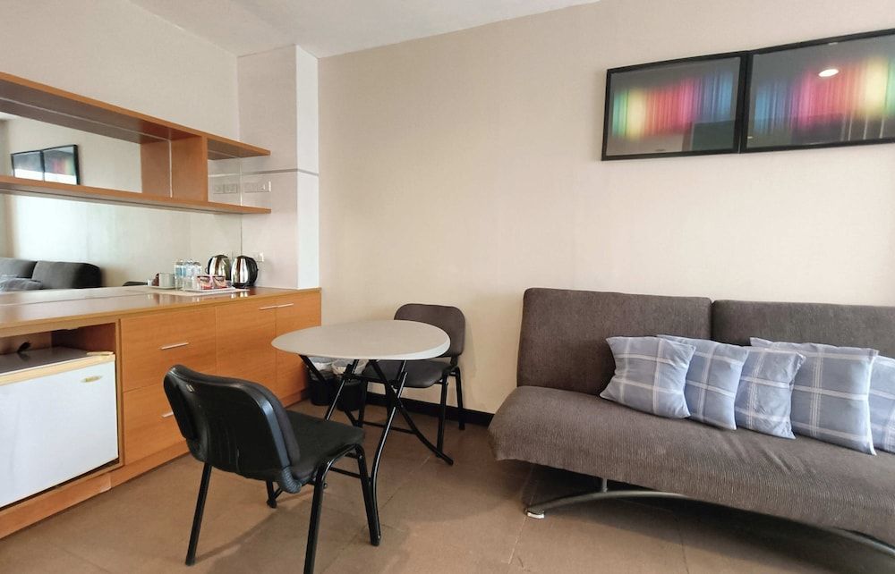 Fuente Oro Business Suites Cebu powered by Cocotel Superior Family Room 14