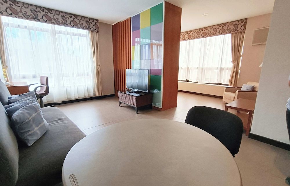 Fuente Oro Business Suites Cebu powered by Cocotel Superior Family Room 11