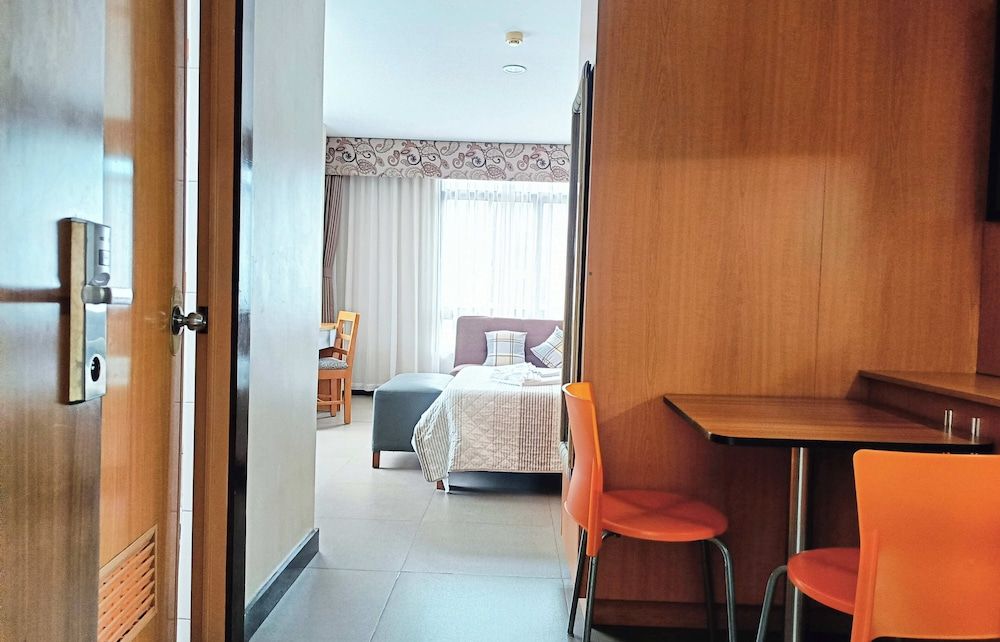 Fuente Oro Business Suites Cebu powered by Cocotel Junior Suite 10