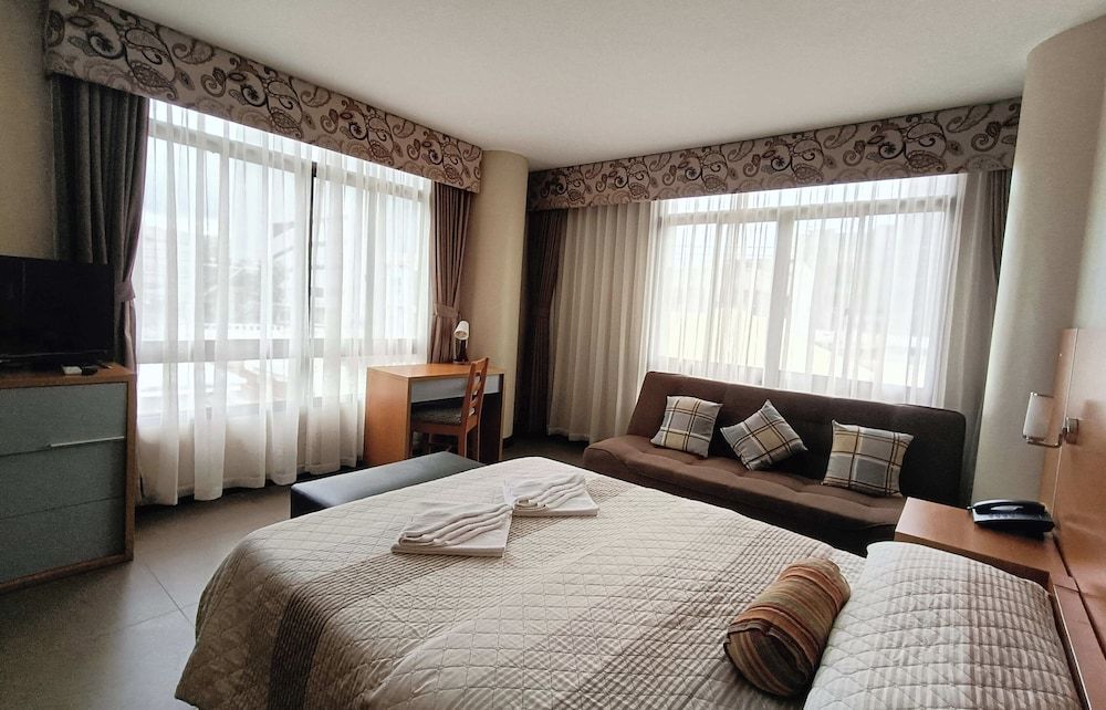 Fuente Oro Business Suites Cebu powered by Cocotel Junior Suite 2