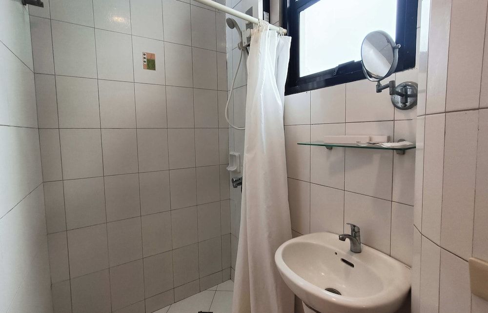 Fuente Oro Business Suites Cebu powered by Cocotel Junior Suite 8