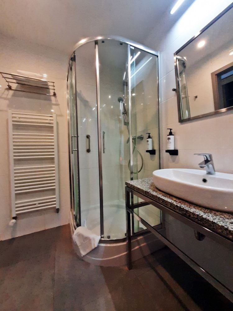 Hotel Forza Deluxe Double or Twin Room 21