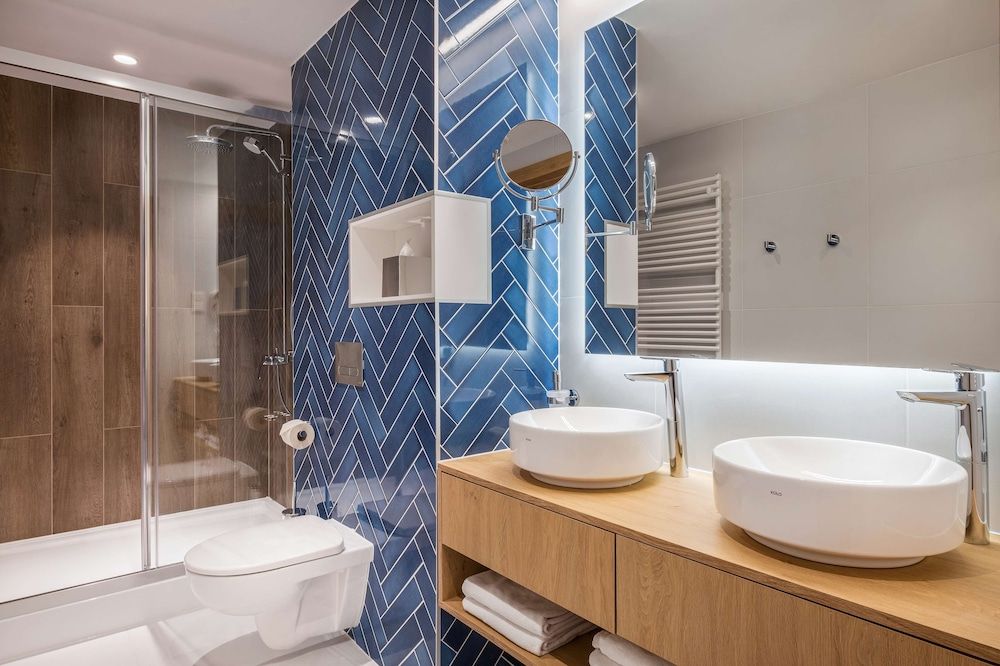 Premium Suite, 1 King Bed, Non Smoking, Kitchenette (Small Room;with Sofabed)