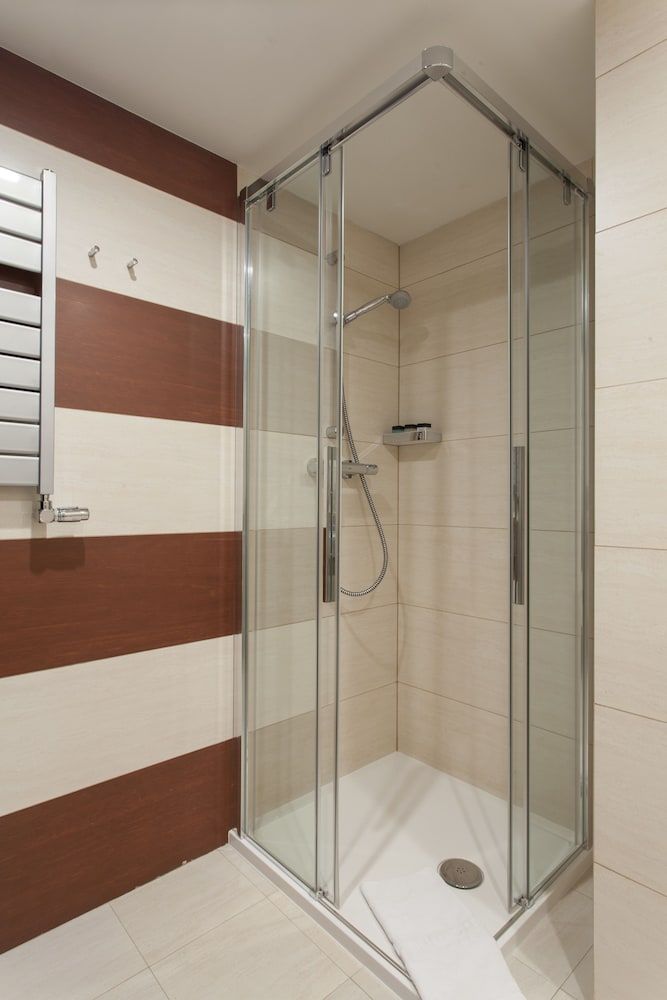 Hotel Ilonn Classic Double or Twin Room 8