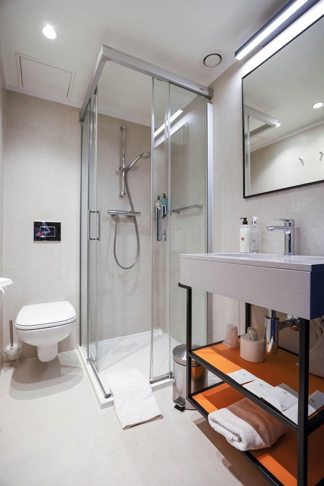 Hotel Ilonn Comfort Room 7