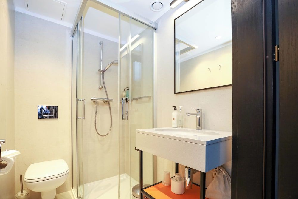 Hotel Ilonn Comfort Room 8