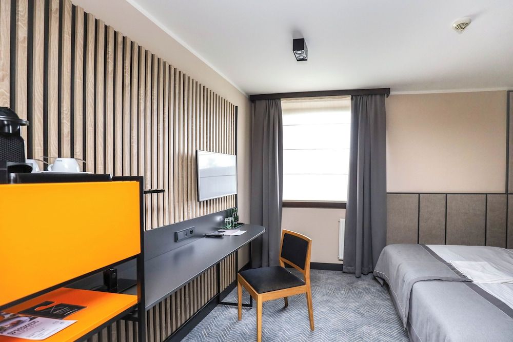 Hotel Ilonn Comfort Room 10