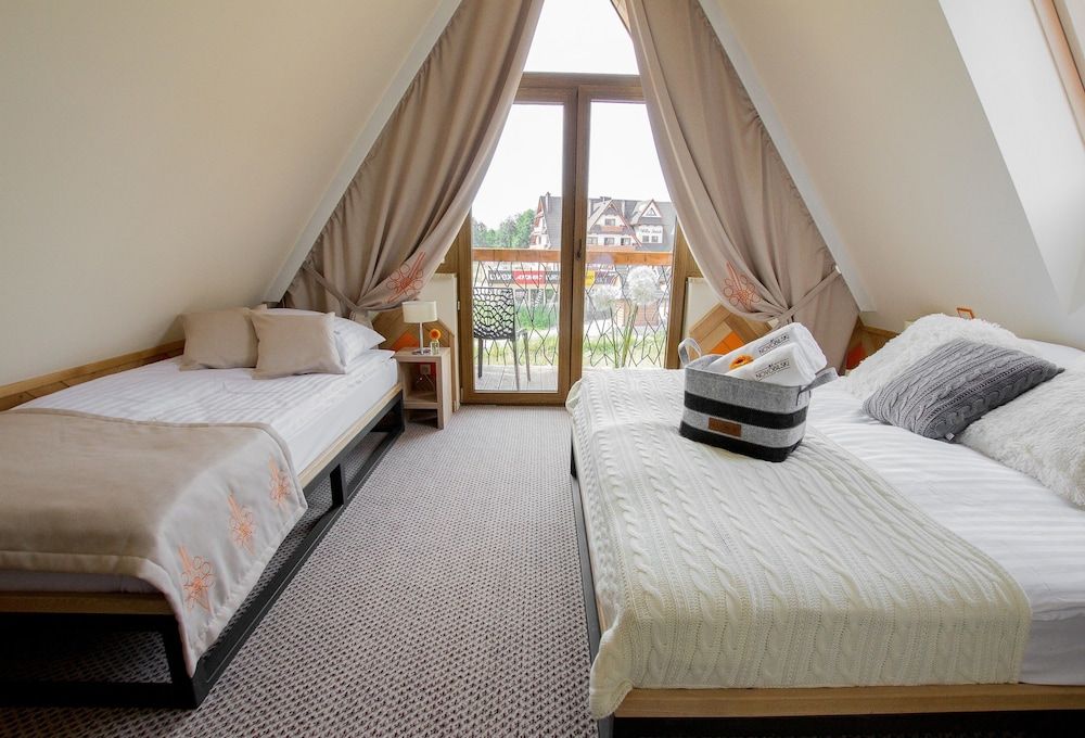 Family Room, Balcony, Mountain View