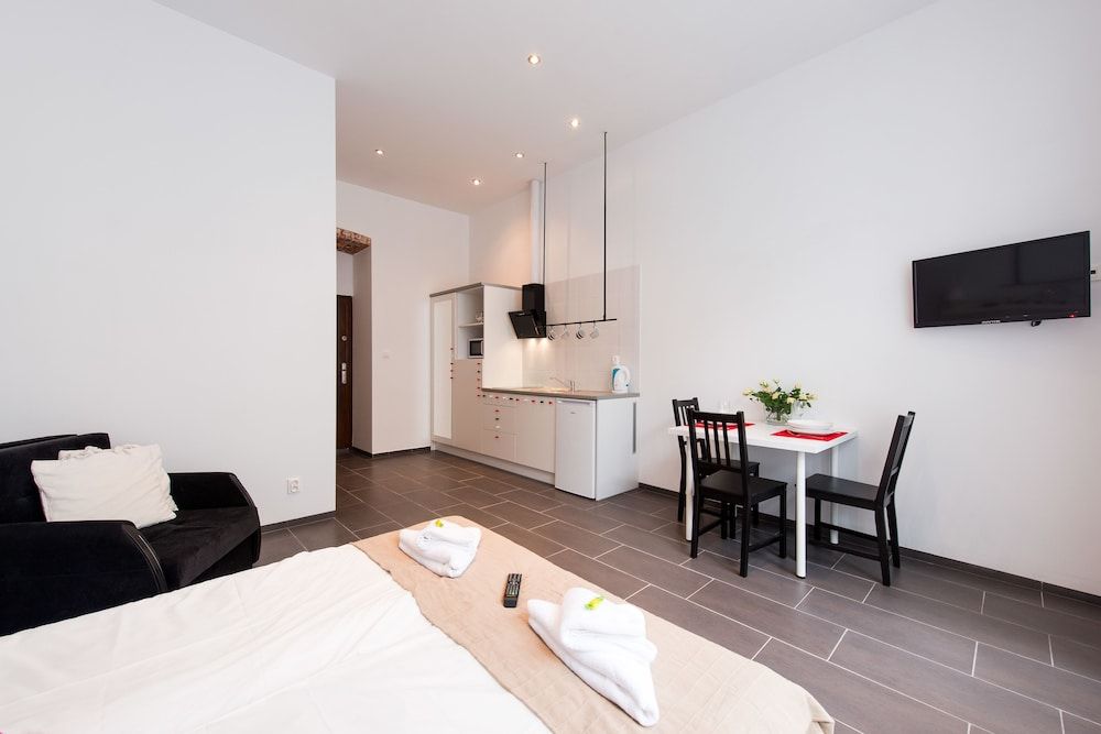 Happy Tower Kraków Family Studio Suite (2 pax + 1 pax) 9