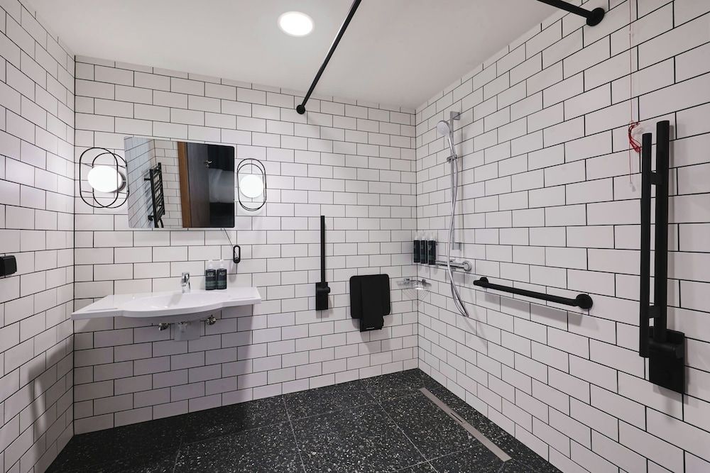 Four Points by Sheraton Wroclaw Deluxe Room, 1 Queen Bed with Sofa bed, City View 3