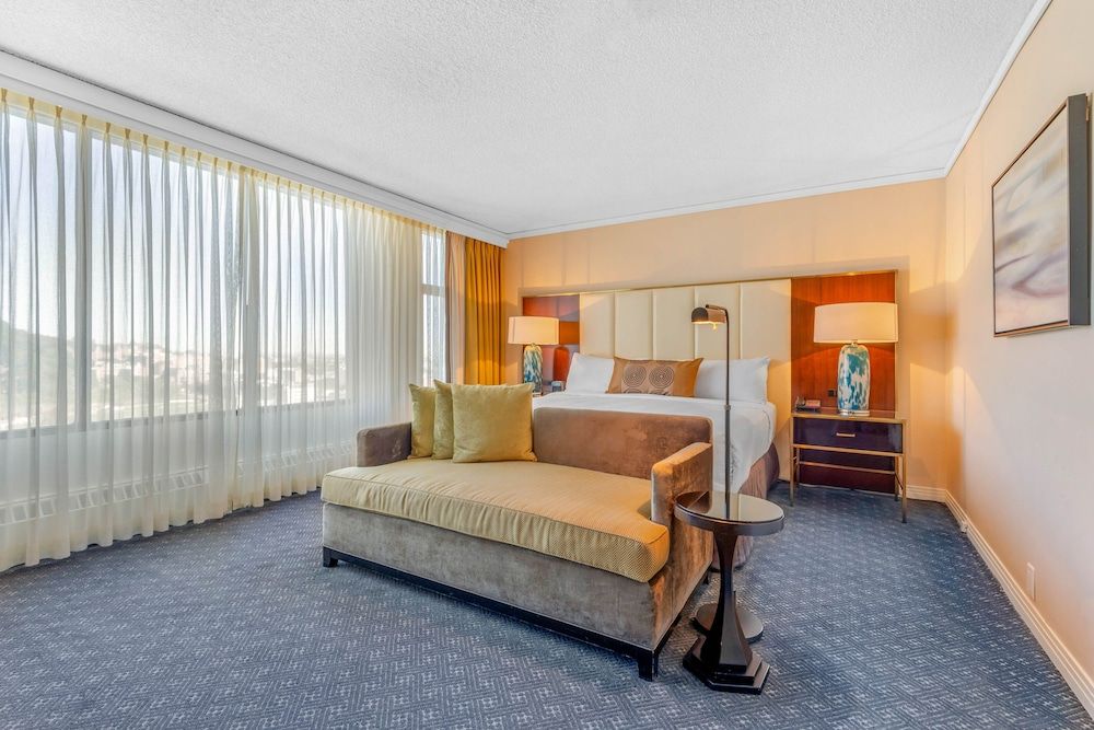 undefined Hotel Omni Mont-Royal 8