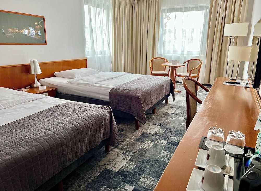 City Hotel Family Room 3