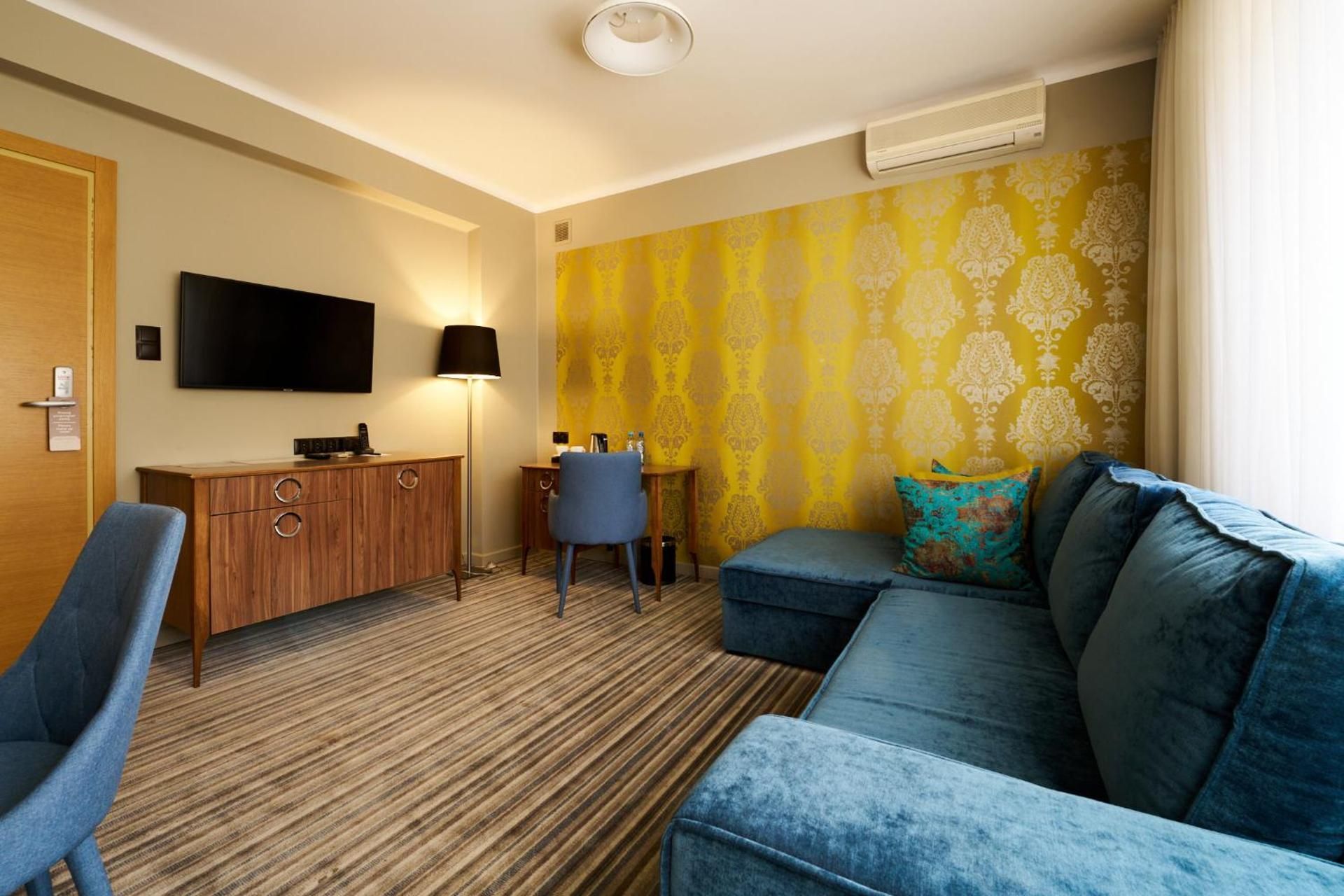 Family room with access to the wellness and fitness area