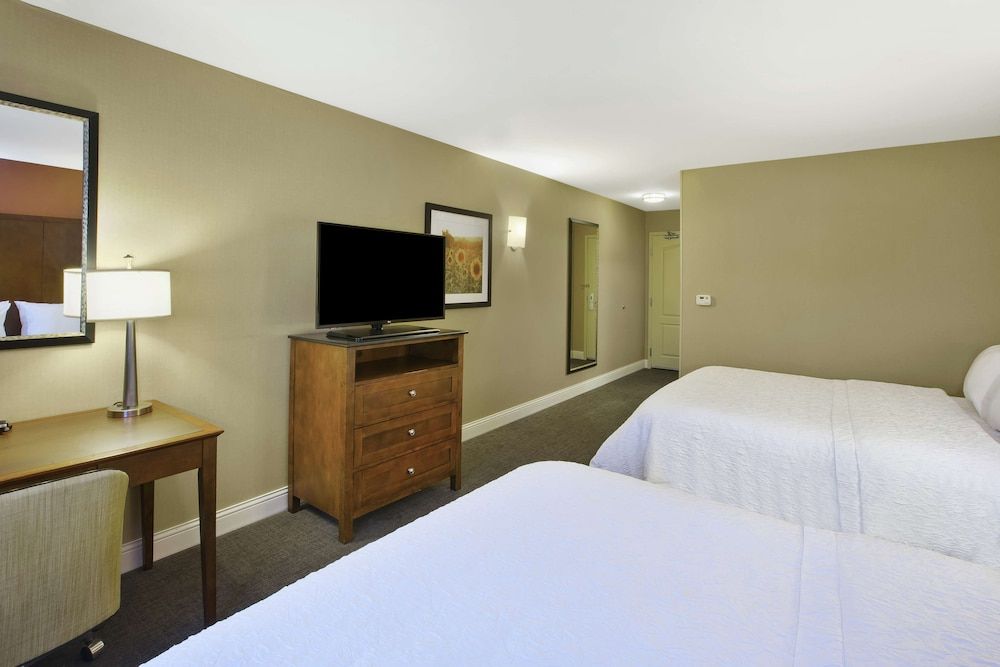 Two queen beds non smoking