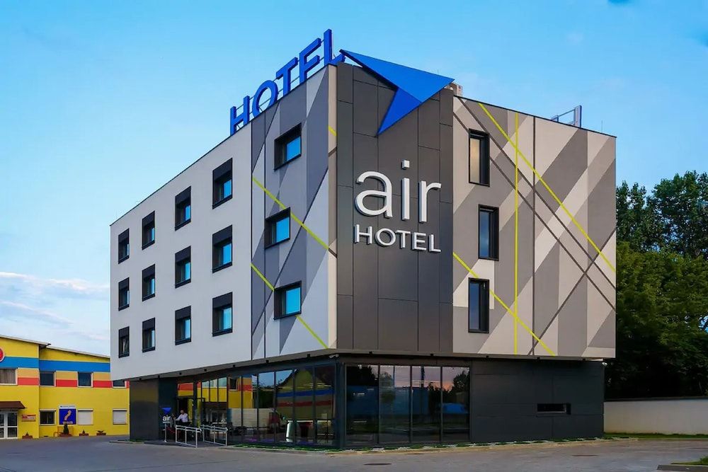 undefined Air Hotel 10