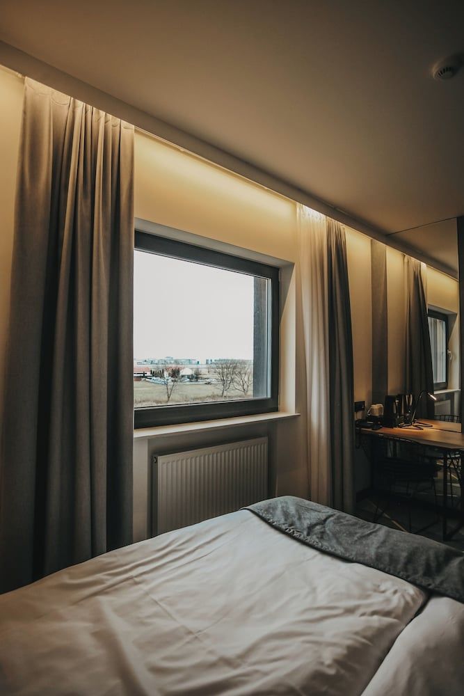 Air Hotel