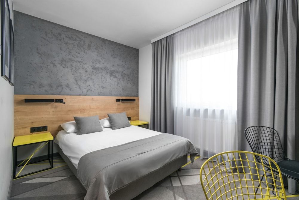 undefined Air Hotel 5