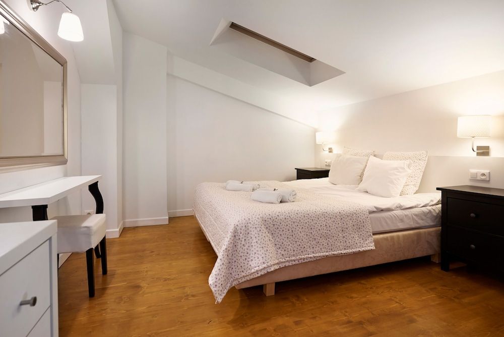 Design Studio Suite, 1 Bedroom, Mezzanine