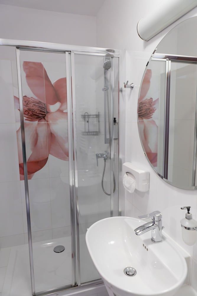 Gołębia 8 Residence Deluxe Double or Twin Room 12