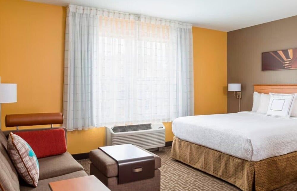 undefined TownePlace Suites By Marriott Phoenix North 6