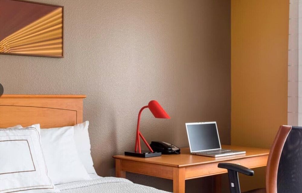 Suite, 2 Bedrooms (Hearing Accessible)