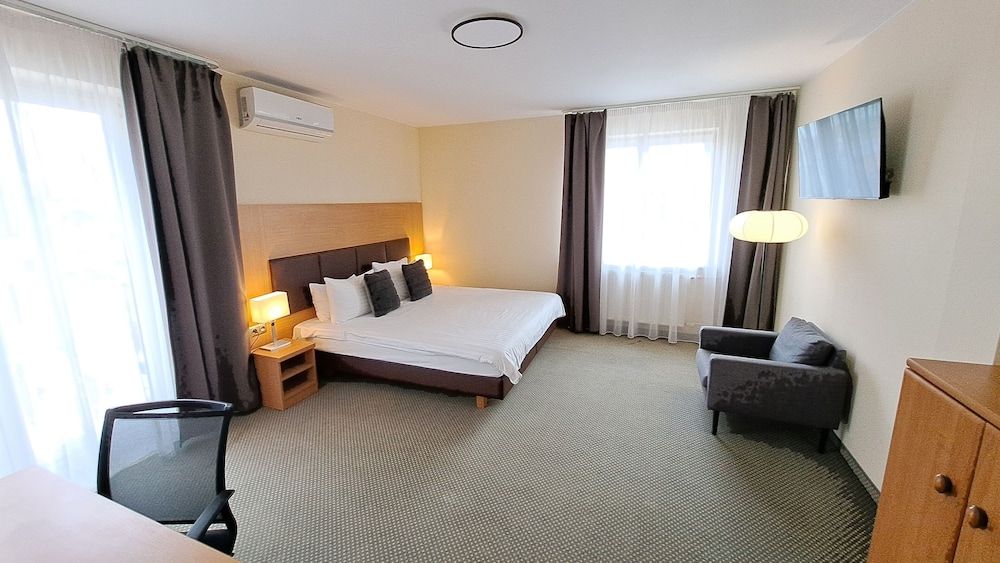 POLECZKI RESIDENCE APARTMENTS Economy Double Room, 1 Bedroom, Non Smoking 2