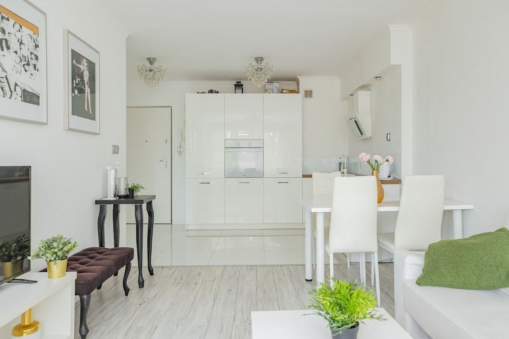 undefined ShortStayPoland Aleje Jerozolimskie B13 6