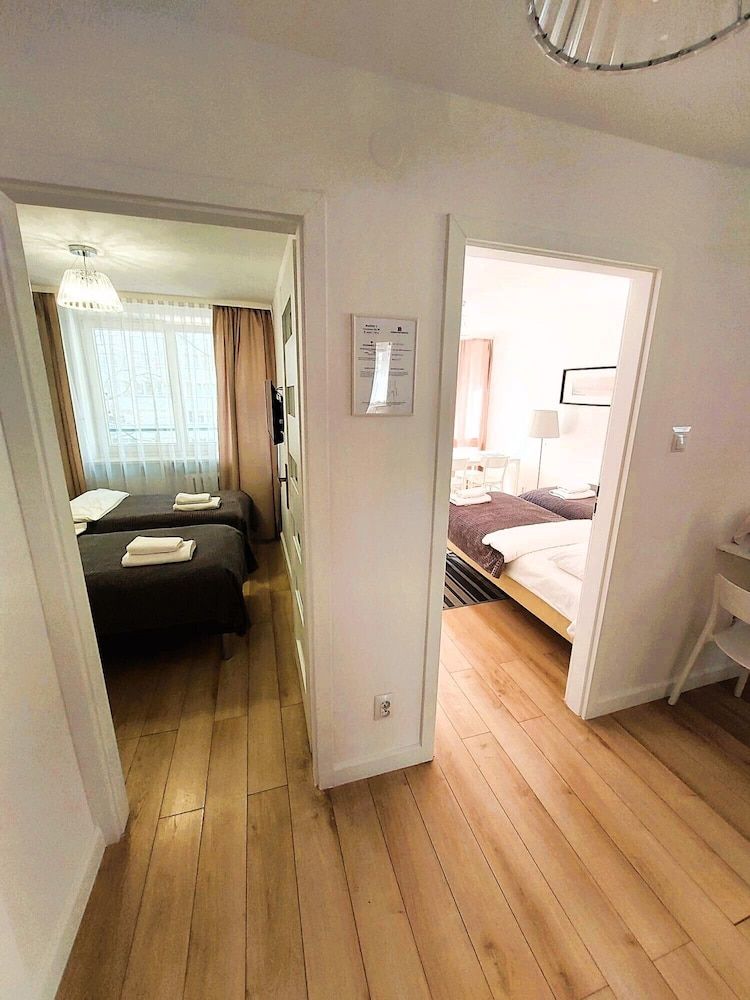 Hosapartments City Center Standard Apartment, 1 Bedroom, Balcony, Garden View 2