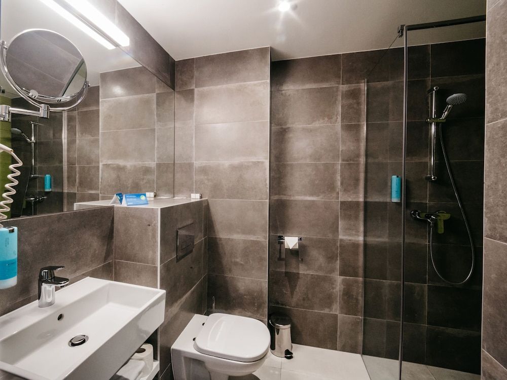 Q Hotel Plus Katowice Standard Single Room 5
